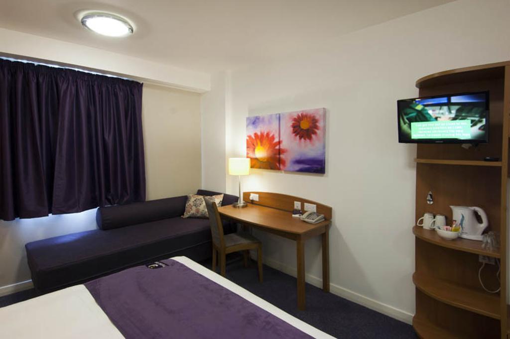 Premier Inn Ashford Central Eksteriør billede